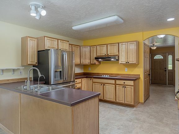 2nd image of 570 Kentshire Dr