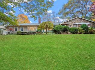 28 Elm Street, Woodbury, NY 11797