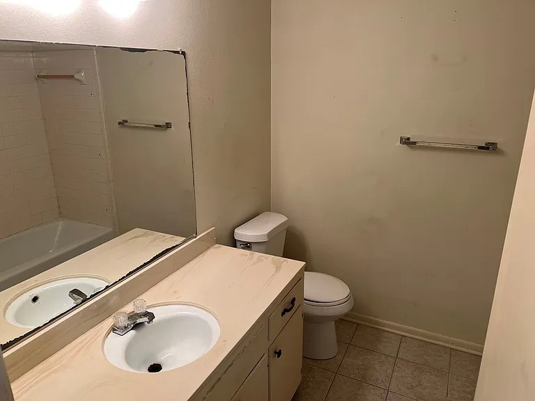 517 S Hill Ave — Photo 8