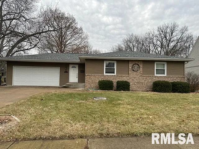 1810 Valencia Pl photo 1