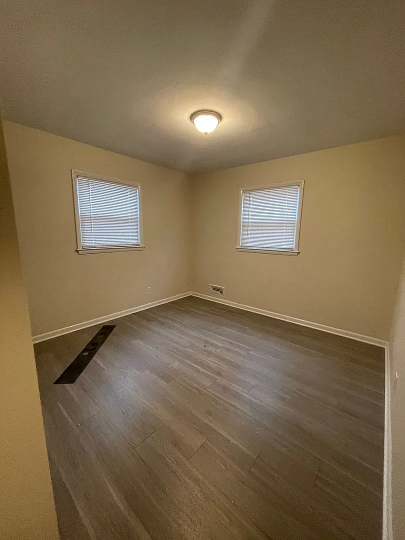 6527 W Keefe Ave Pkwy. (3 Unit) — Photo 4