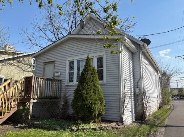 2347 121st Pl, Blue Island, IL 60406