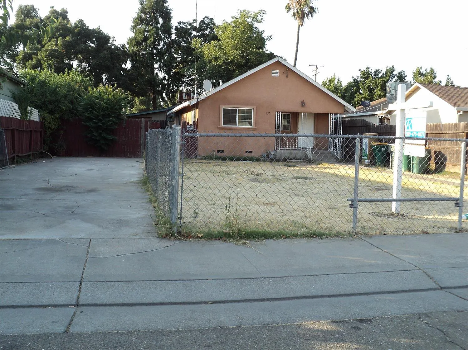 135 E Stadium Dr photo 1