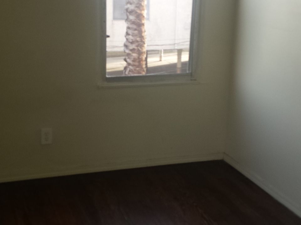1st image of 152 N Alexandria Ave APT 11