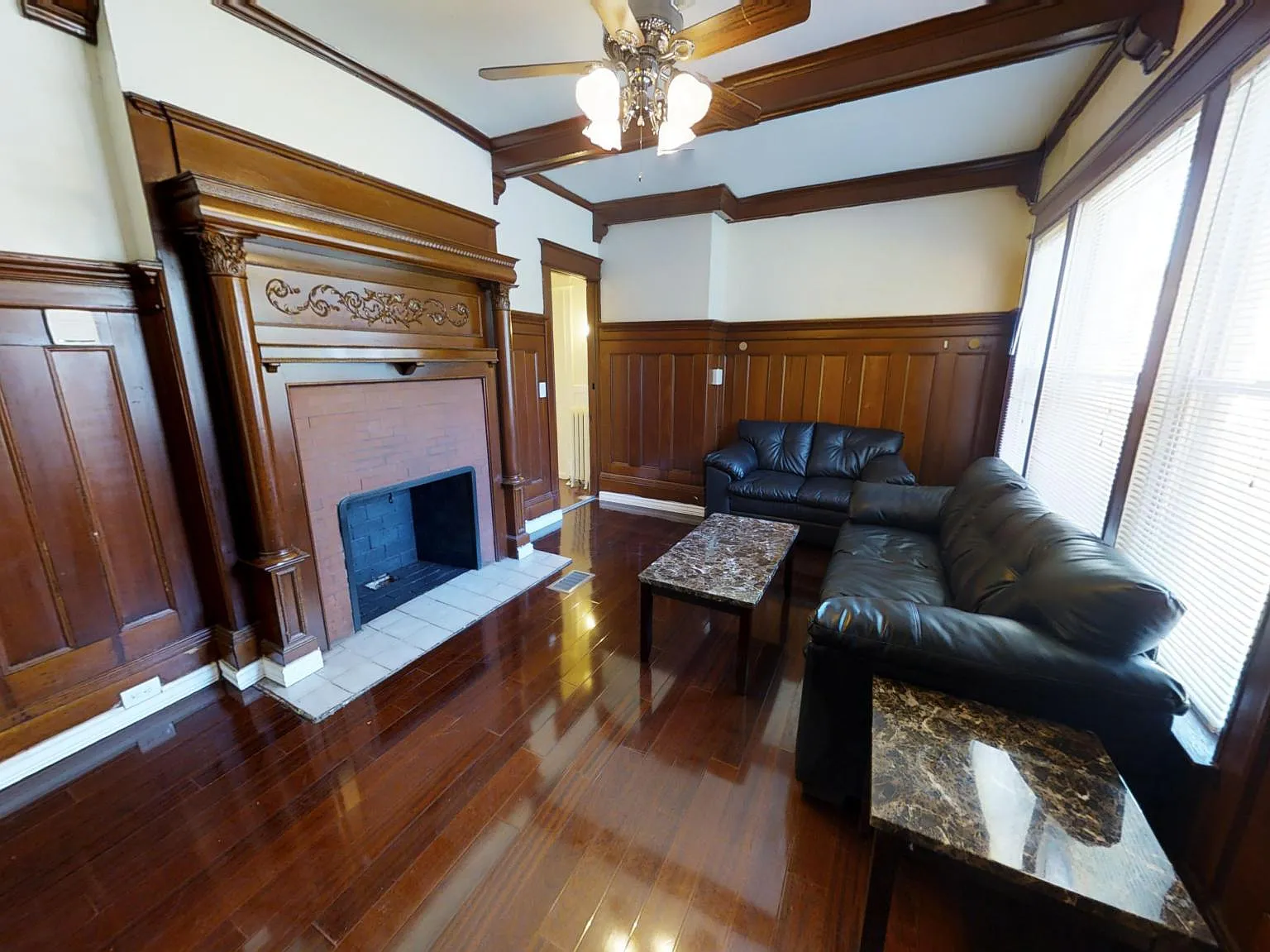 3 bed, $1,950 — Photo 1