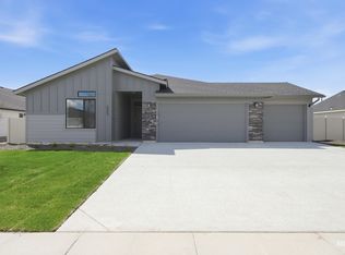 493 Waverly Ave, Middleton, ID 83644