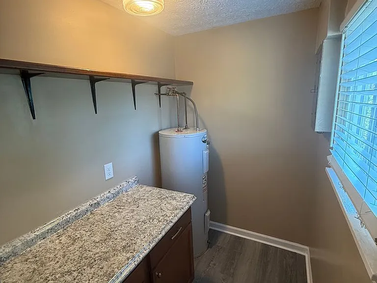 6631 Gracely Dr — Photo 5