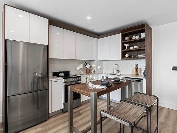 3rd image of 224 E 135th St APT 2407