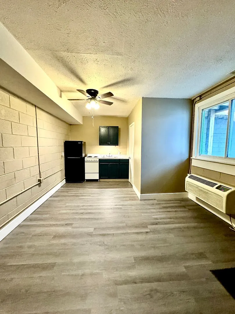 Studio Apt Available Now! — Photo 1