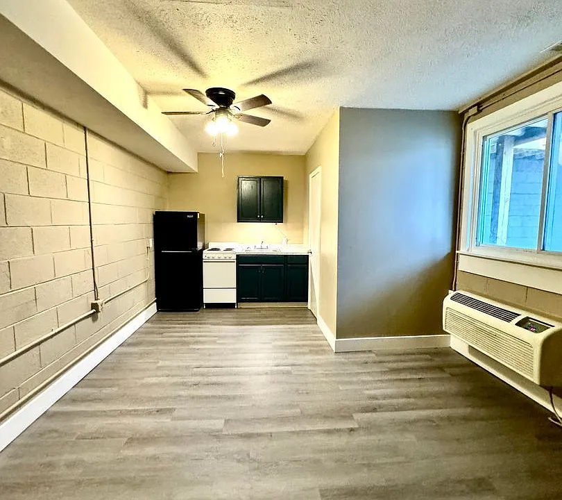 401 N Maple St #11