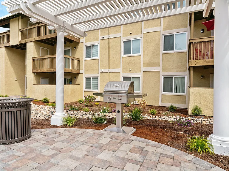 Vista Creek Apartments — Photo 15
