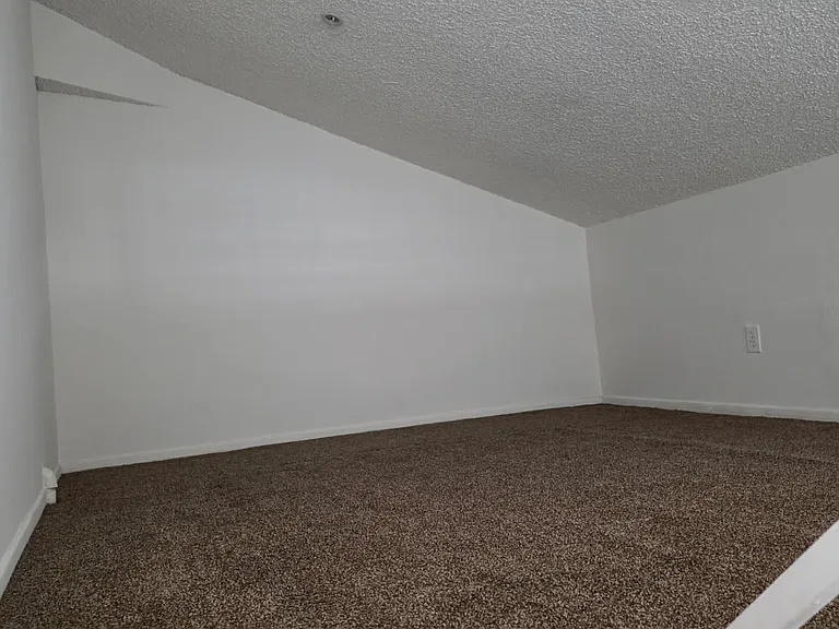 1586 Yosemite Dr #301 — Photo 6