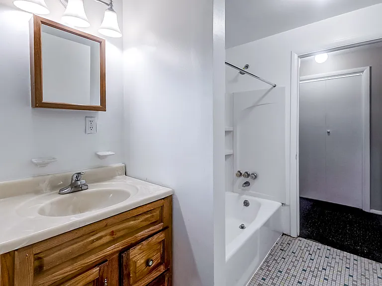818 Riverside Dr #B — Photo 14