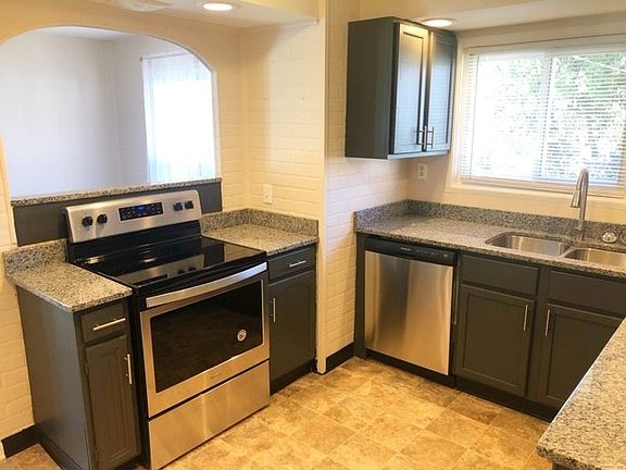 3rd image of 3848 Esquire Ct