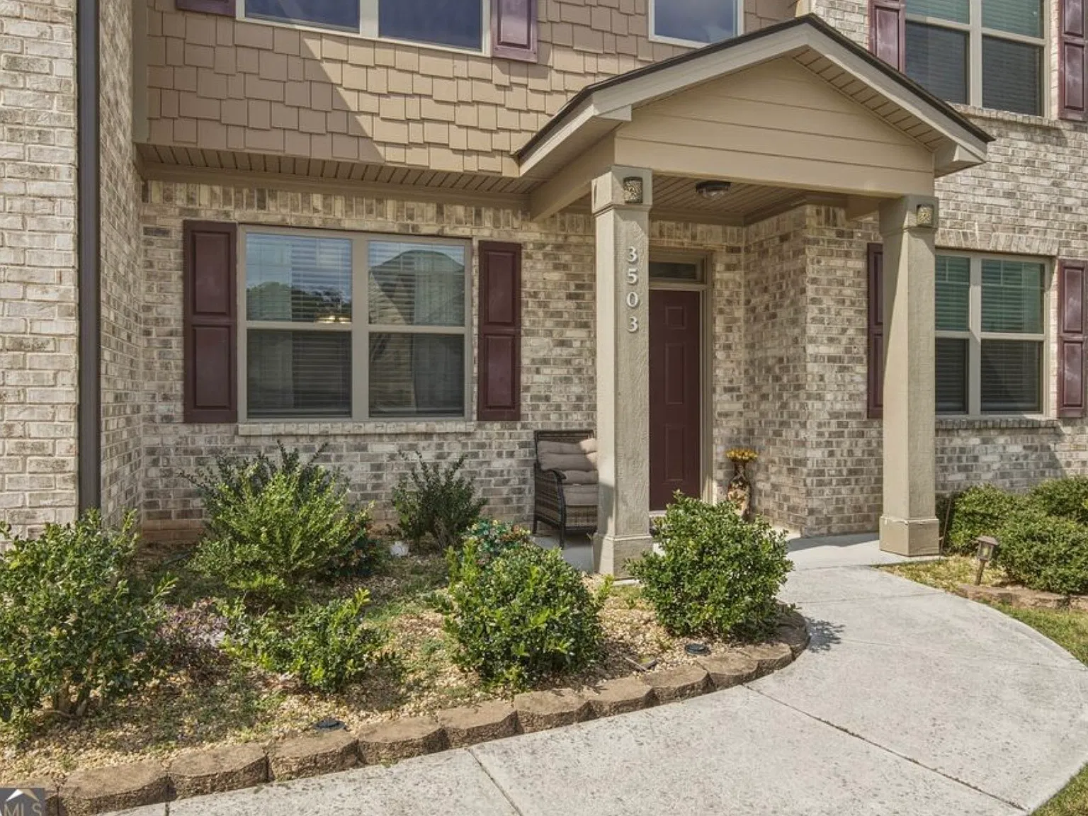 5 bed, 3157 sqft, $2,900 — Photo 2