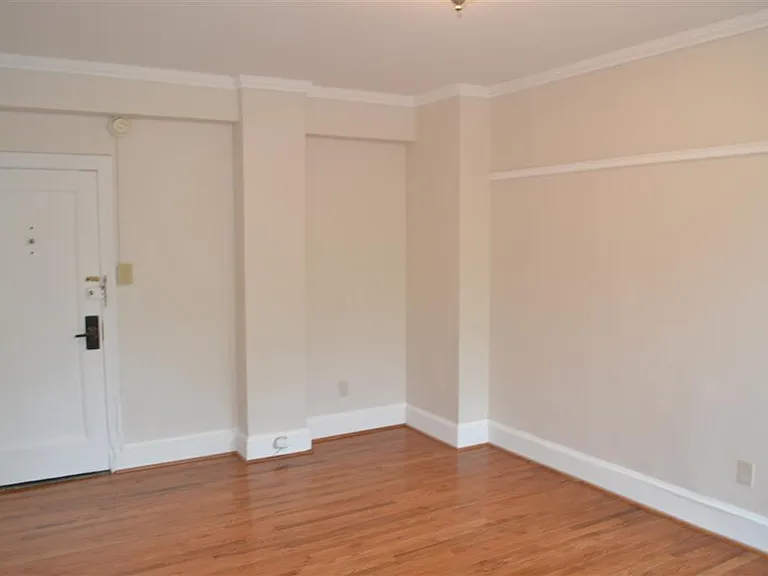 Living room 4