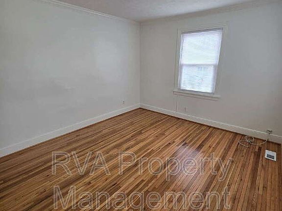 4th image of 1601 Albany Ave