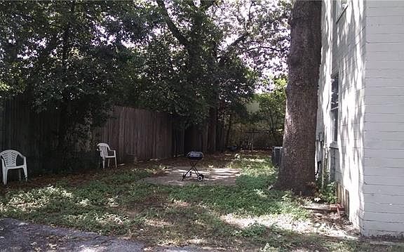 5th image of 1723 Oak Knoll Dr