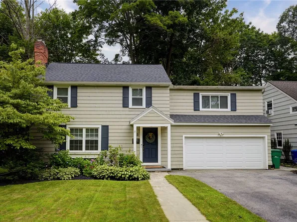 365 Cromwell Dr, Rochester, NY 14610