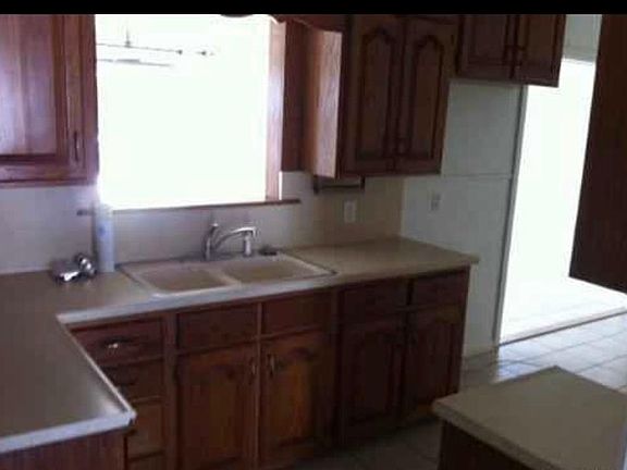 4th image of 410 Savannah Dr