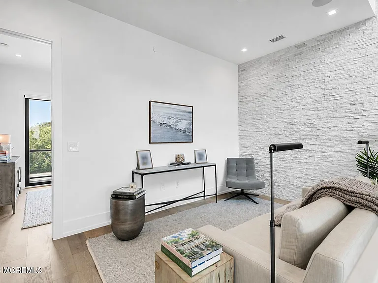 200 Ocean Ave N #5 — Photo 23
