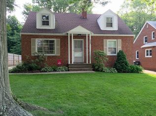 1328 Dorsh Rd, South Euclid, OH 44121