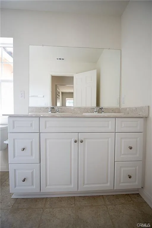 4 bed, 2325 sqft, $3,800 — Photo 3