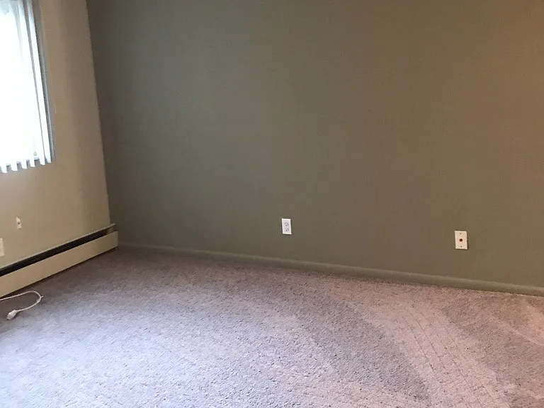 Holland Gardens Apartments — Photo 46
