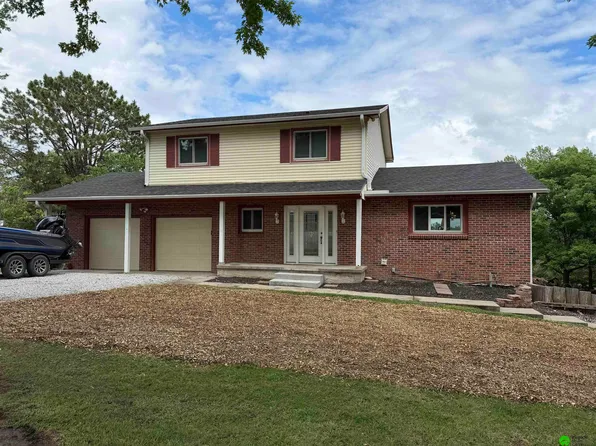 3001 Trudy Ann Dr, Raymond, NE 68428