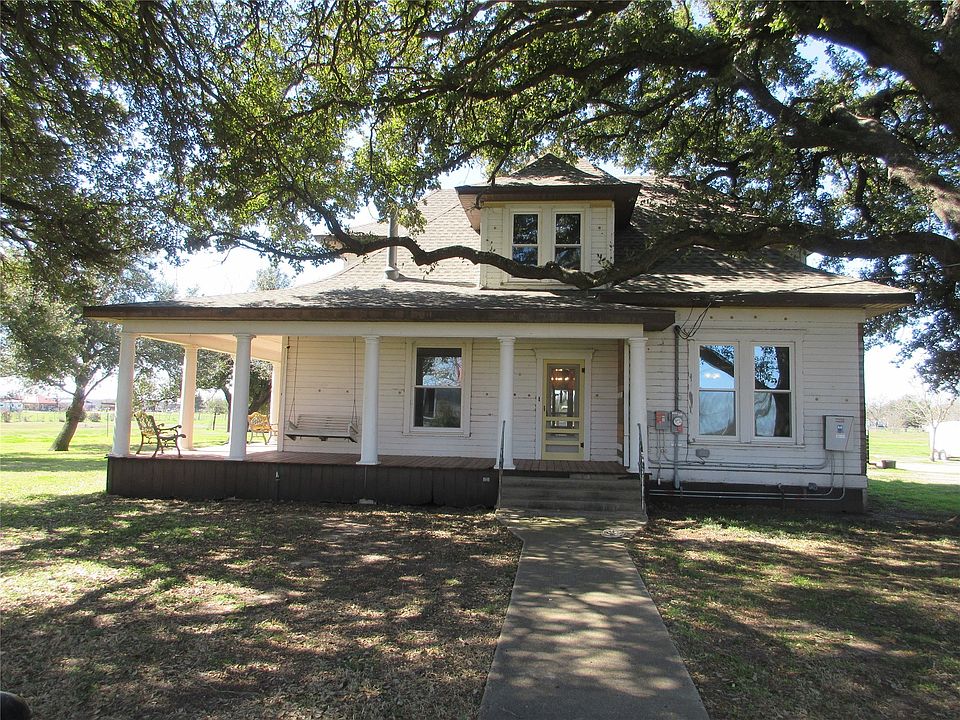 1st image of 607 S 1st St