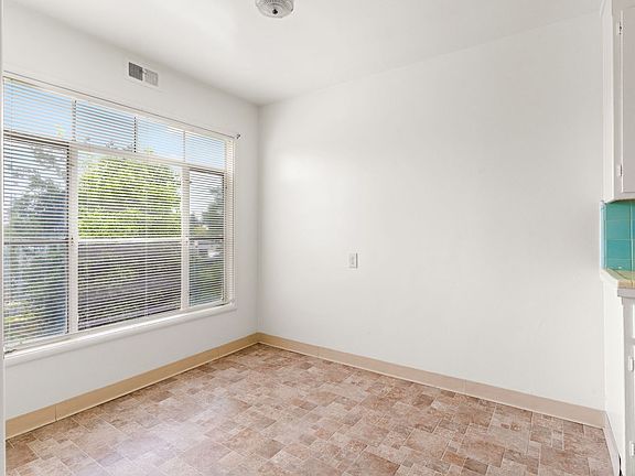 3rd image of 3105 High St #3