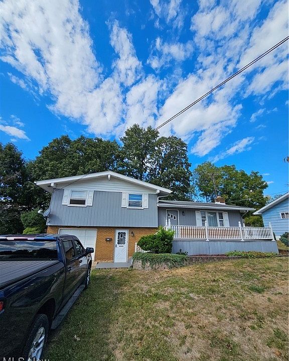 1st image of 208 Quincy Ave