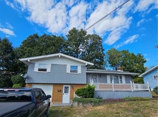 208 Quincy Ave, Columbiana, OH 44408
