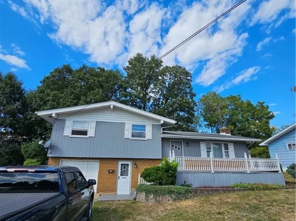 208 Quincy Ave, Columbiana, OH 44408