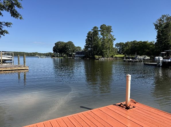 1169 Lake Dr