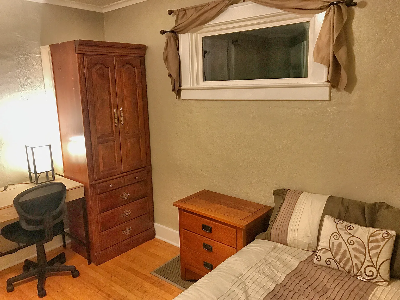 241 Lorraine Avenue - 1 - Downstairs Room — Photo 2