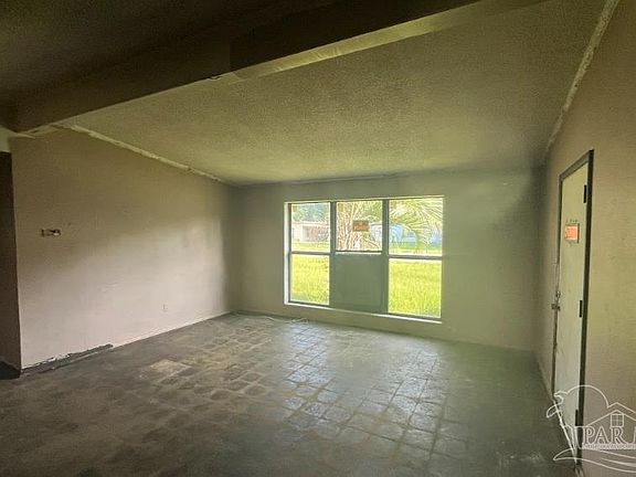 4th image of 706 Woodland Dr
