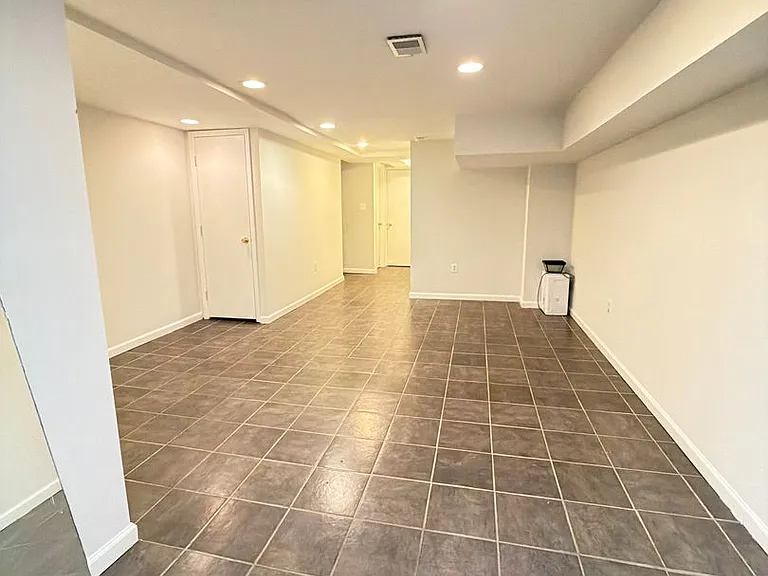 1165 Abbey Pl NE — Photo 20