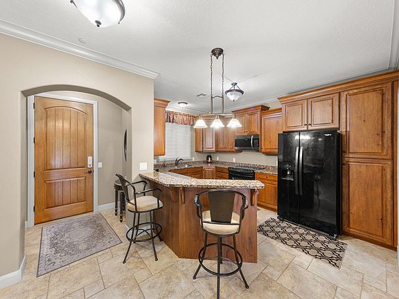 4th image of 810 S Dixie Dr Unit 1128