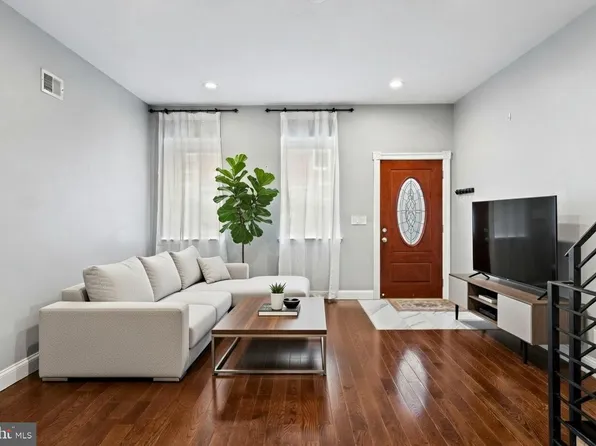 1926 Moore St, Philadelphia, PA 19145