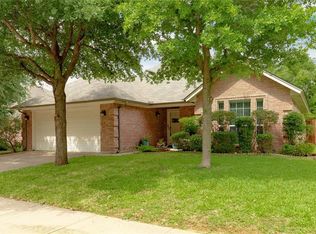 3817 Park Oaks Ct, North Richland Hills, TX 76180
