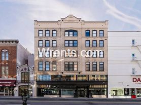 315 W Riverside Ave