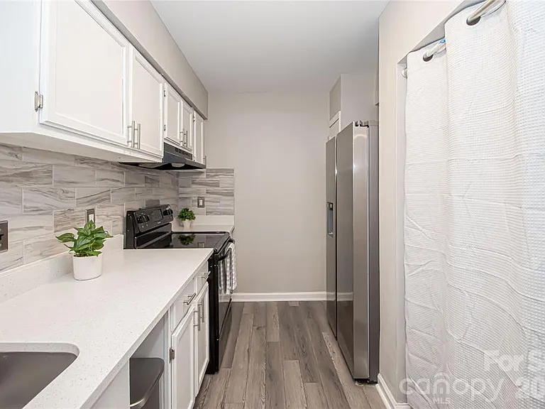8839 Hunter Ridge Dr — Photo 10