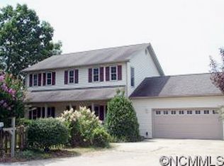 40 Autumn Hills Dr, Weaverville, NC 28787