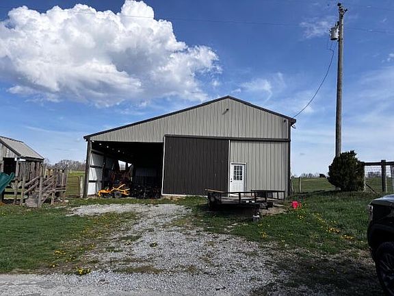 3rd image of 325 Goodlett Rd