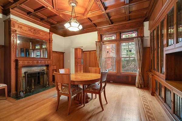 Sold by Compass | media 2