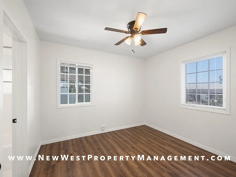 1043 Sampson St #A — Photo 14