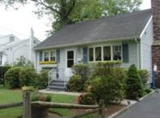 6 Summit Ave, Waldwick, NJ 07463