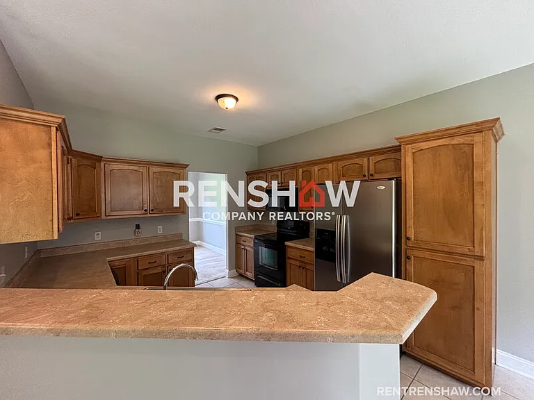 220 Armour Pl — Photo 12