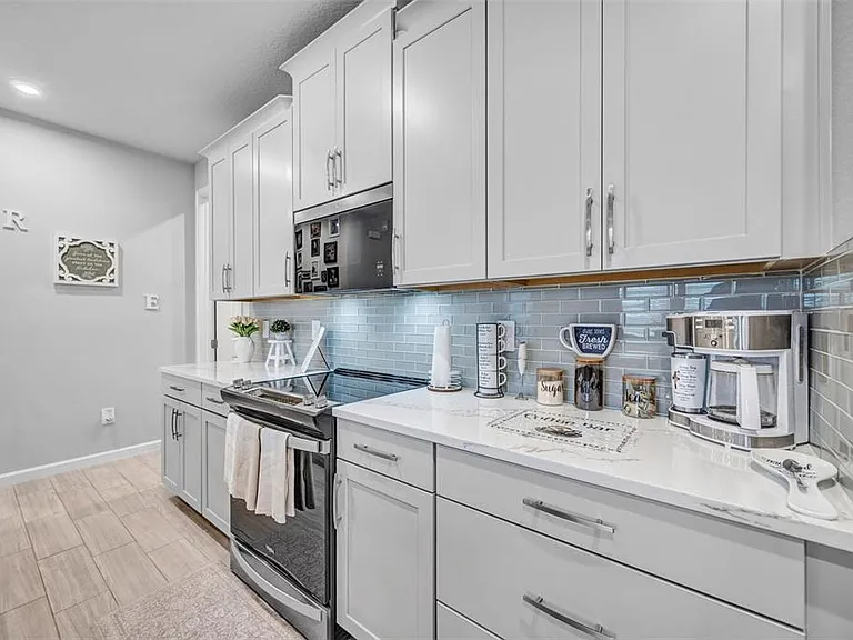 5886 Timberdale Ave — Photo 13